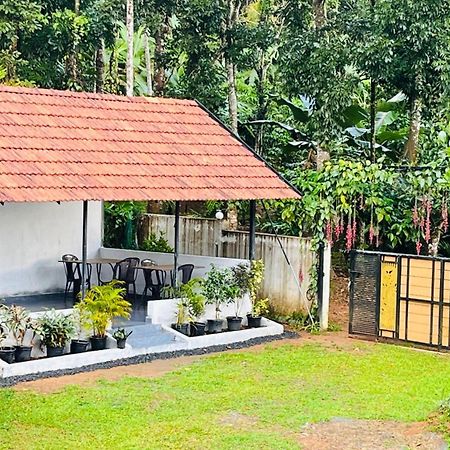 Partho Home Stay Padinjarathara Экстерьер фото