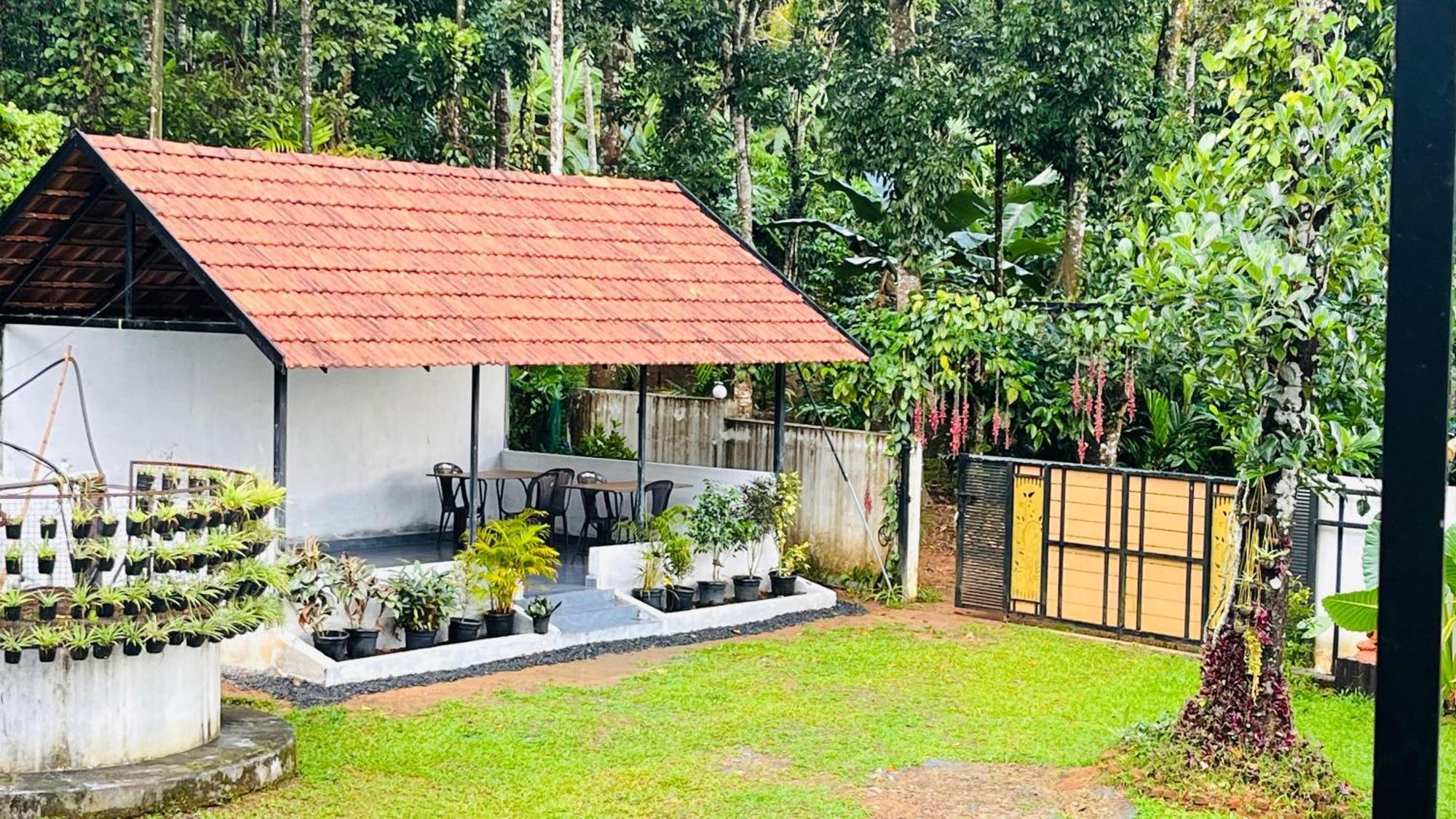 Partho Home Stay Padinjarathara Экстерьер фото
